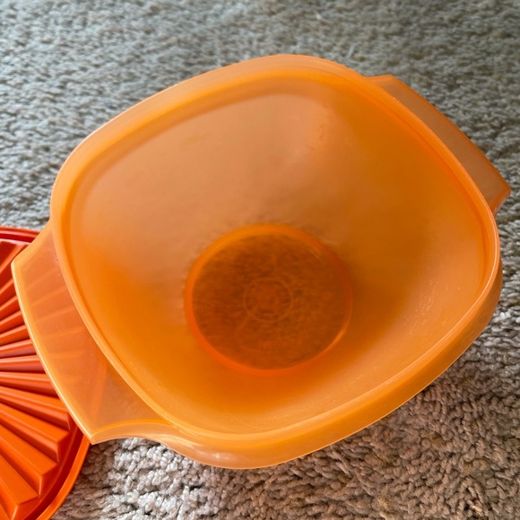 Tupperware bowl - Picture 5 of 6